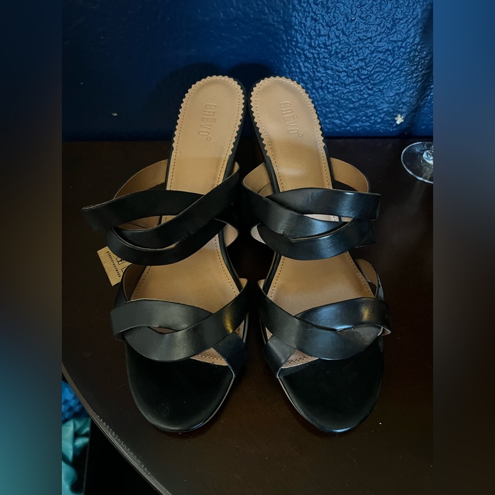 NWT Crevo Footwear “Petal Cruz” Black Strappy Block Heel Sandals | Size 9.5